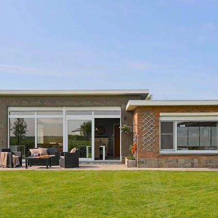 Вилла Huswell - Bungalow With Garden At 5 Minutes From The Beach Де-Хаан Экстерьер фото