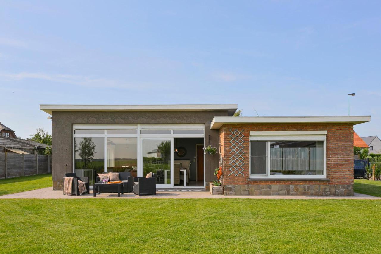 Вилла Huswell - Bungalow With Garden At 5 Minutes From The Beach Де-Хаан Экстерьер фото