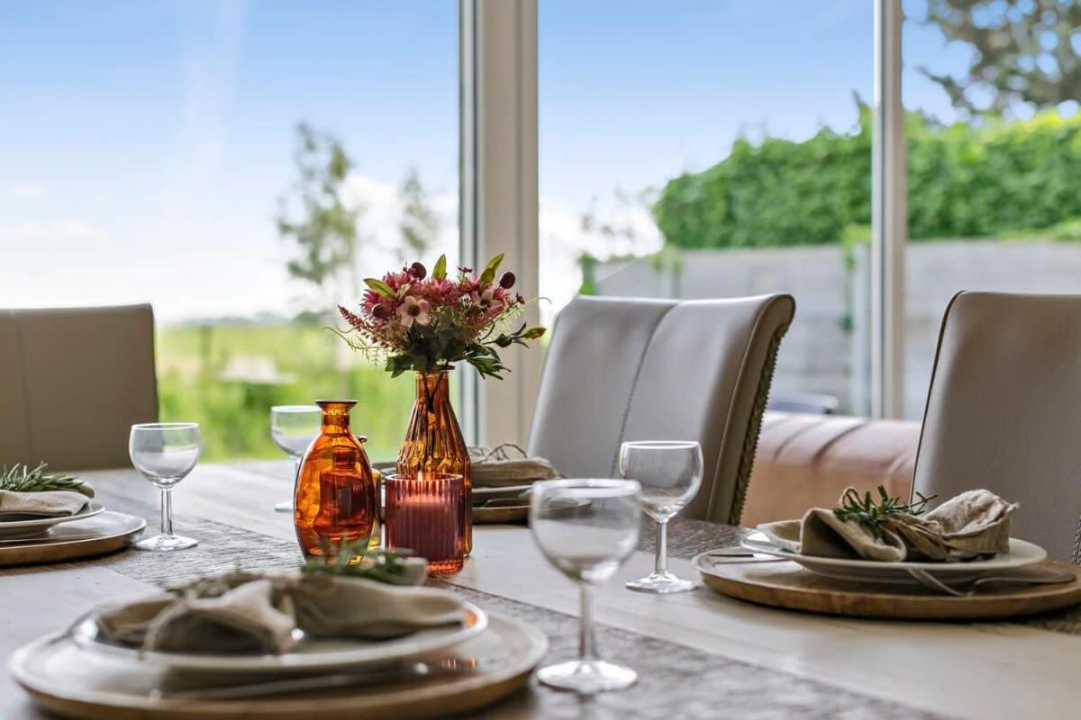 Вилла Huswell - Bungalow With Garden At 5 Minutes From The Beach Де-Хаан Экстерьер фото