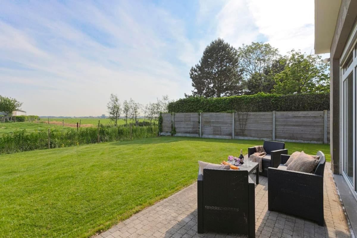 Вилла Huswell - Bungalow With Garden At 5 Minutes From The Beach Де-Хаан Экстерьер фото