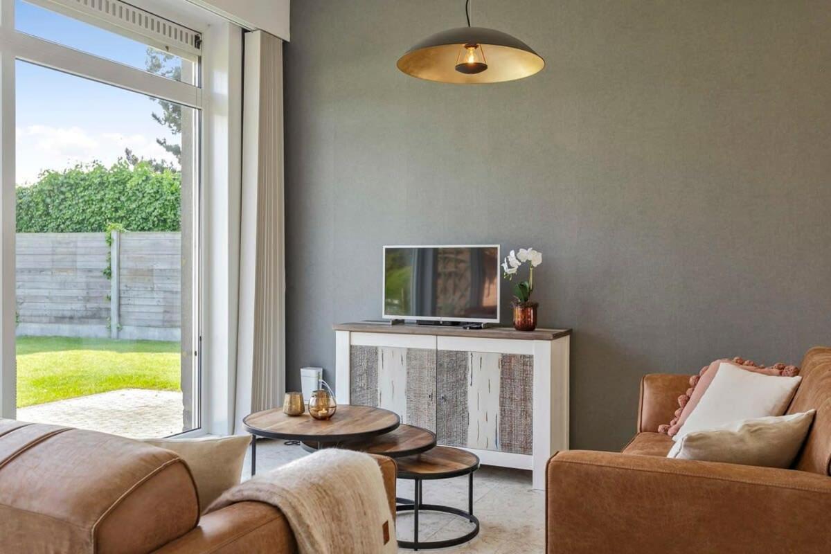 Вилла Huswell - Bungalow With Garden At 5 Minutes From The Beach Де-Хаан Экстерьер фото