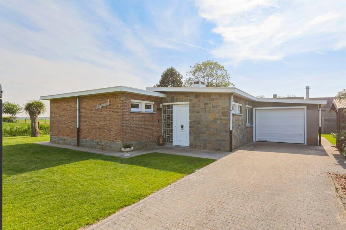 Вилла Huswell - Bungalow With Garden At 5 Minutes From The Beach Де-Хаан Экстерьер фото
